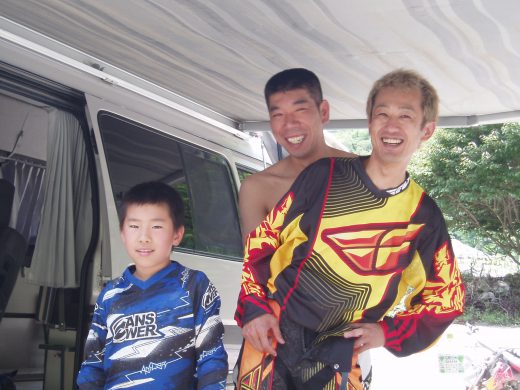 オートパーク　クワ