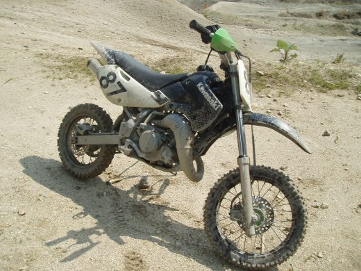 オートパーク　クワ