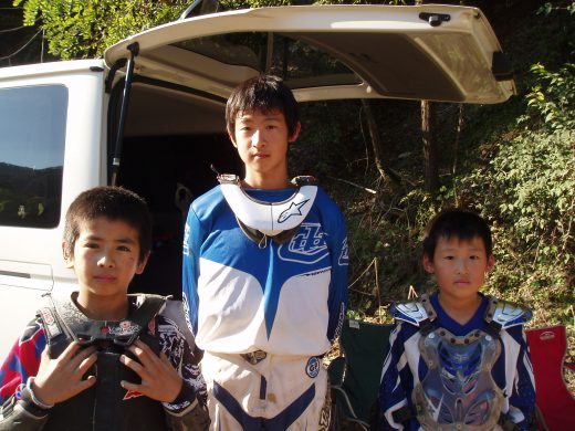 オートパーク　クワ