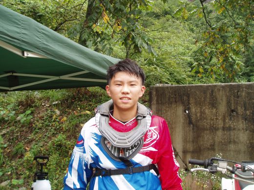 オートパーク　クワ