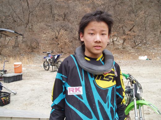 オートパーク　クワ