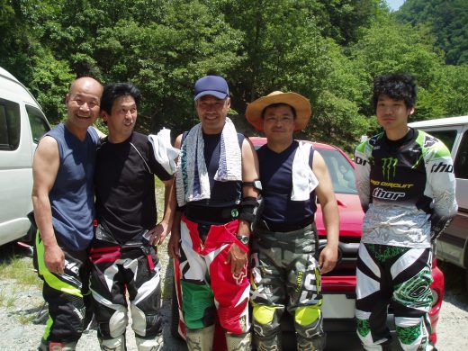 オートパーク　クワ