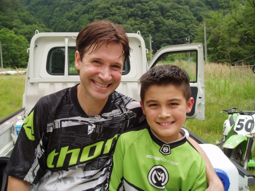 オートパーク　クワ