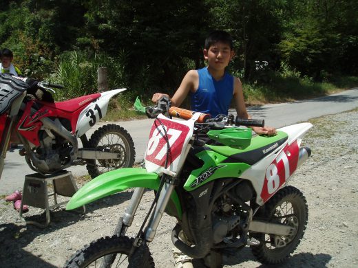 オートパーク　クワ