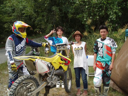 オートパーク　クワ