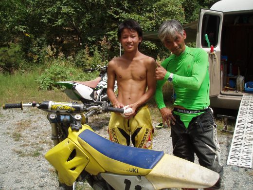 オートパーク　クワ