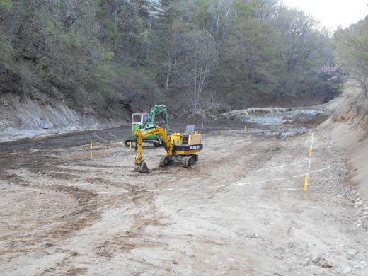 久しぶりのクワ作業です