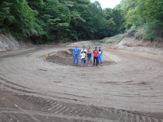 ダートトラックコースが出来上がりつつあります。